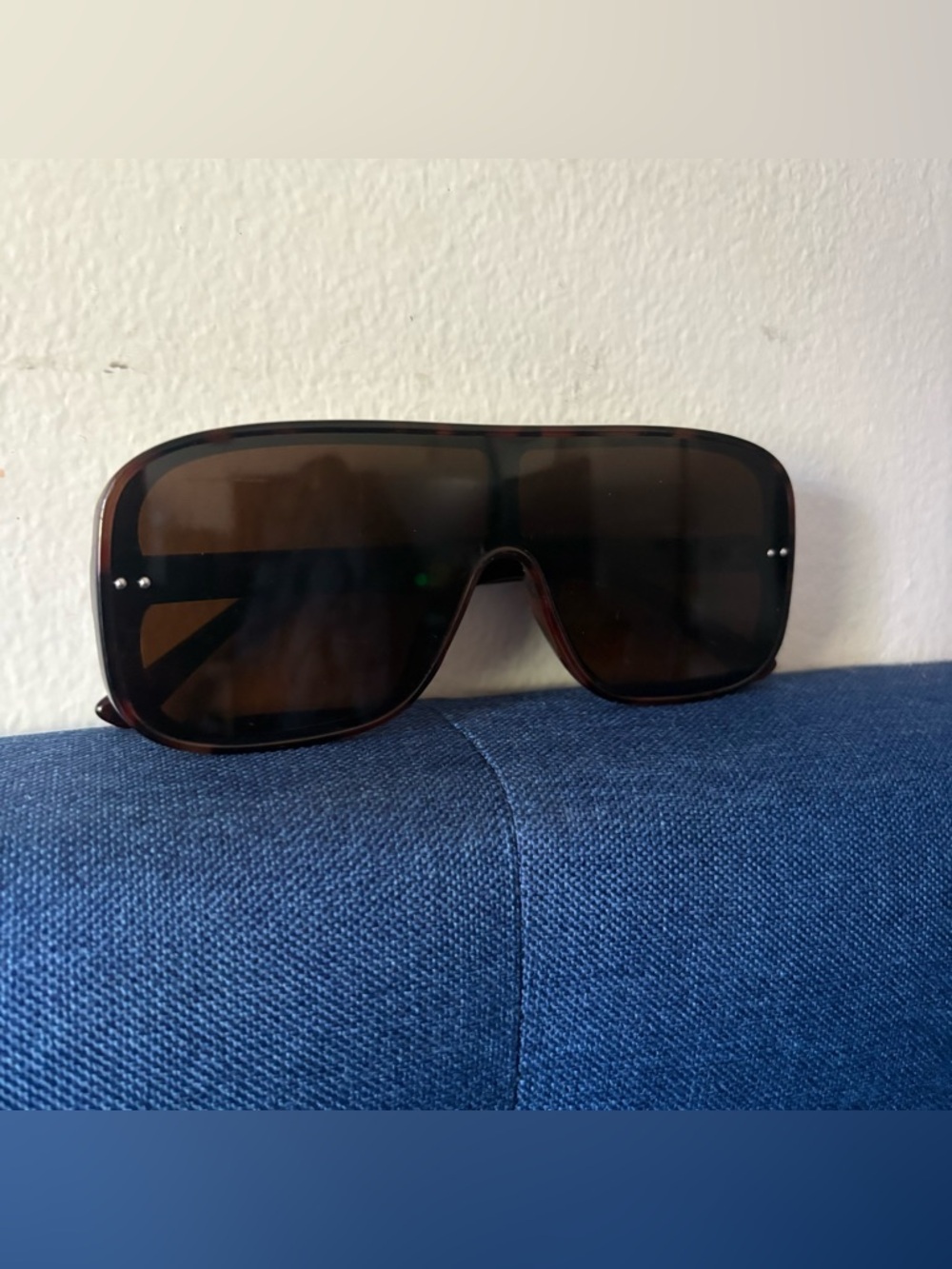 Oversized Shield Sunglasses in Tortoiseshell Brown